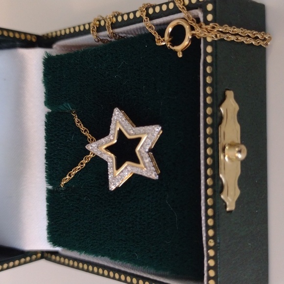 Genuine Diamond Star Necklace 10K Yellow Gold - Picture 14 of 14